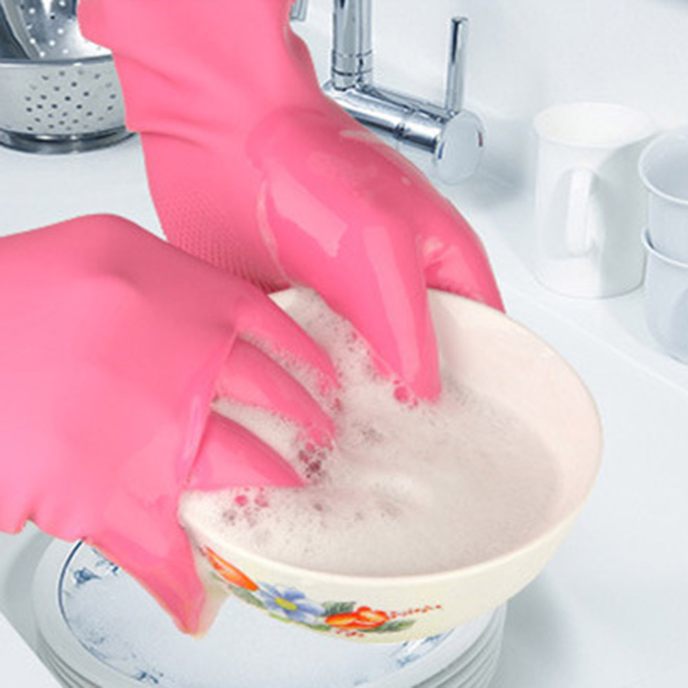 Гумовыя пальчаткі з латекснай падшэўкай для мыцця посуду ў Кітаі.